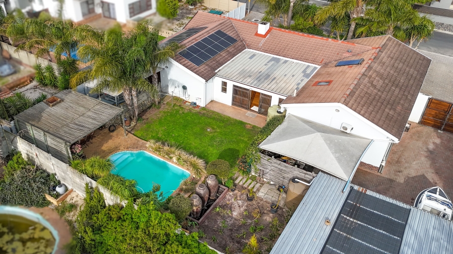 4 Bedroom Property for Sale in Protea Heights Western Cape